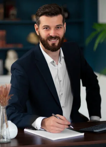 Our Financial Experts The Team  Member Solution. - kaiyun.com